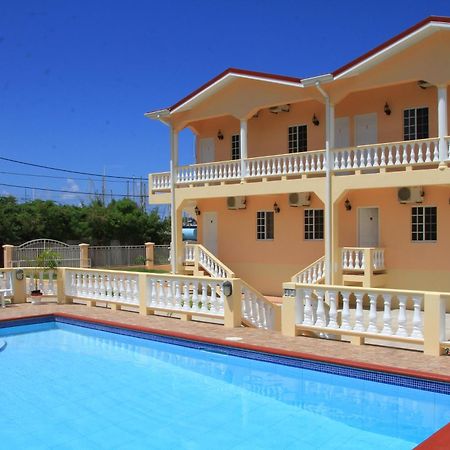 Yacht View Apartments True Blue ภายนอก รูปภาพ