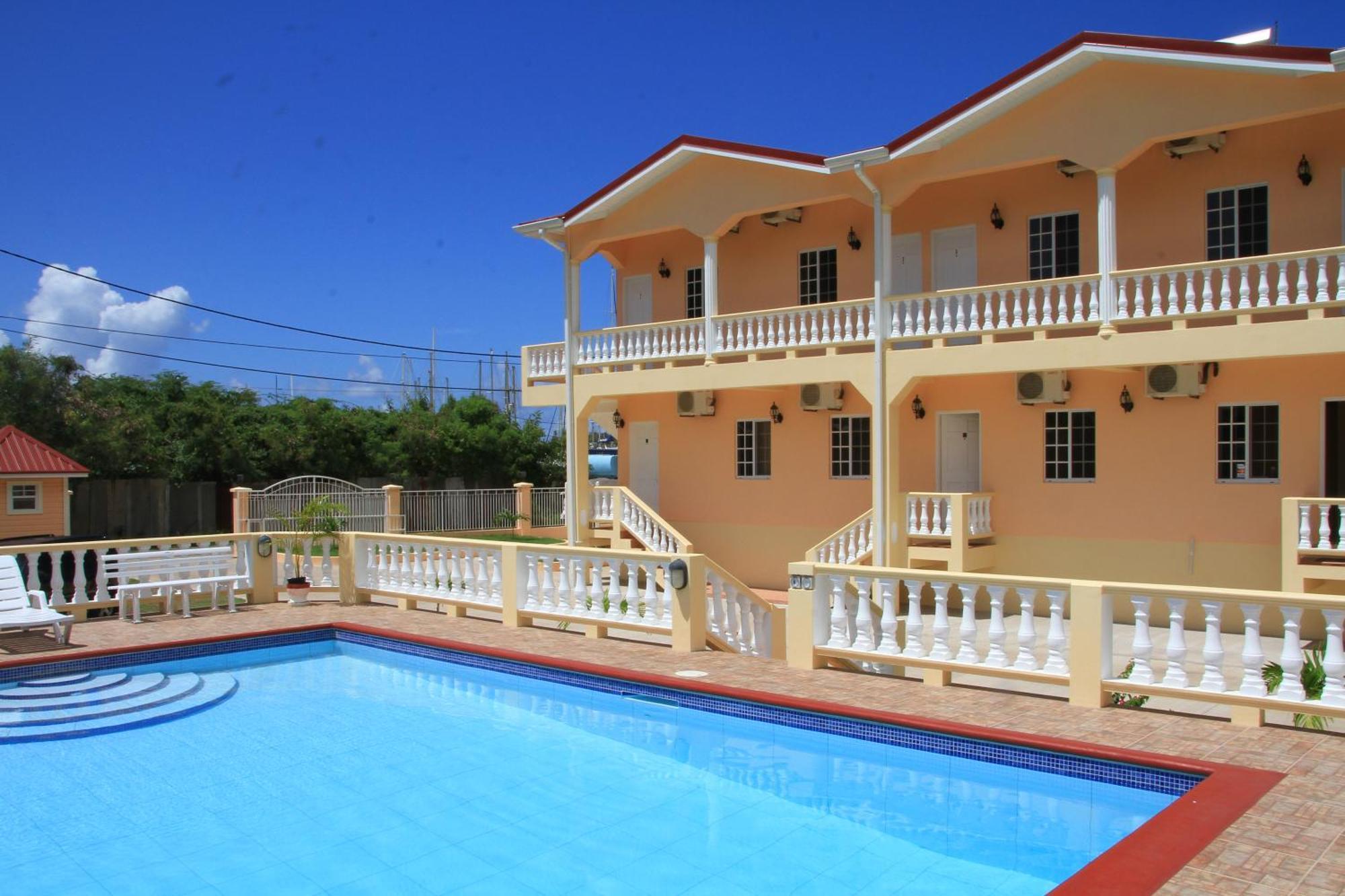 Yacht View Apartments True Blue ภายนอก รูปภาพ