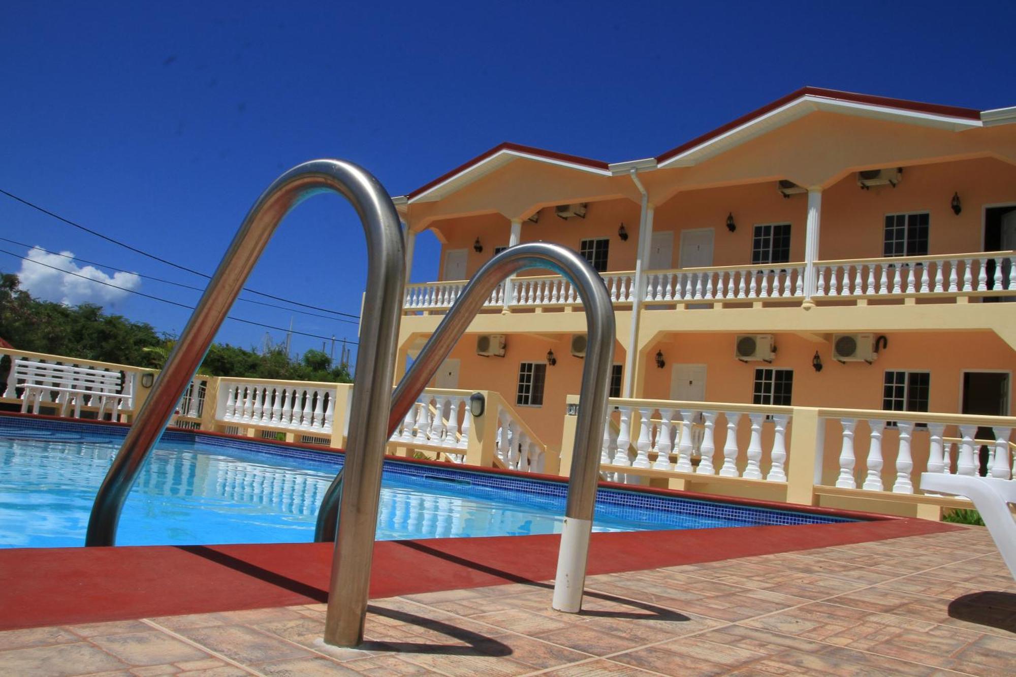 Yacht View Apartments True Blue ภายนอก รูปภาพ